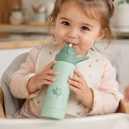 Botella de Silicona Verde con Bombilla Sprout Ware® – 295 ml